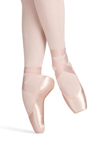 Baroque Medium Pointe Shoe